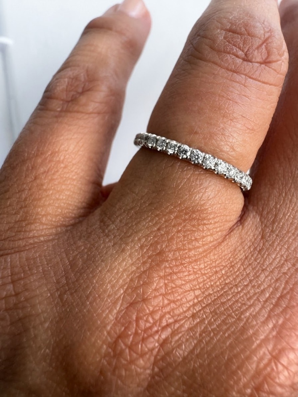 18K Solid Gold Natural Diamond Eternity Band Ring. Comfort fit, Size 5 - Picture 2 of 6